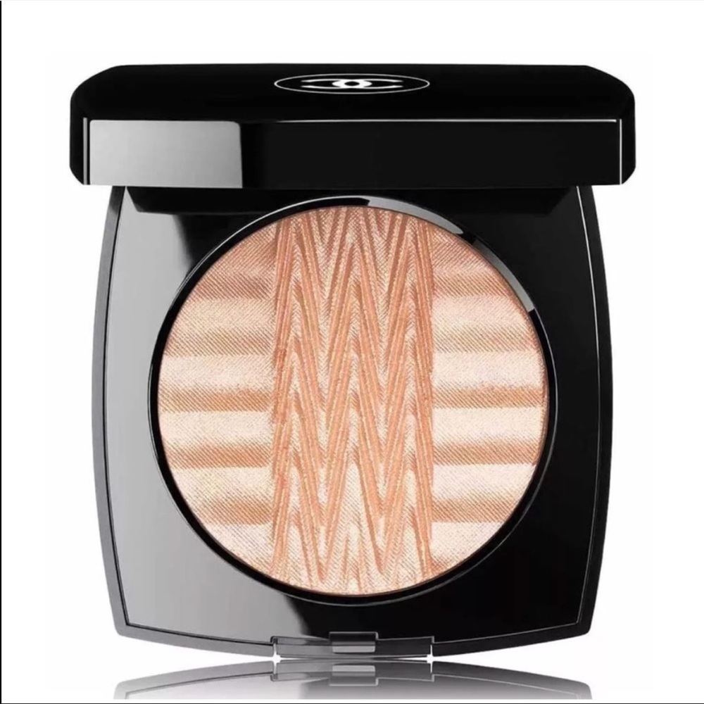 PLISSÉ LUMIÈRE DE CHANEL- brand new in box